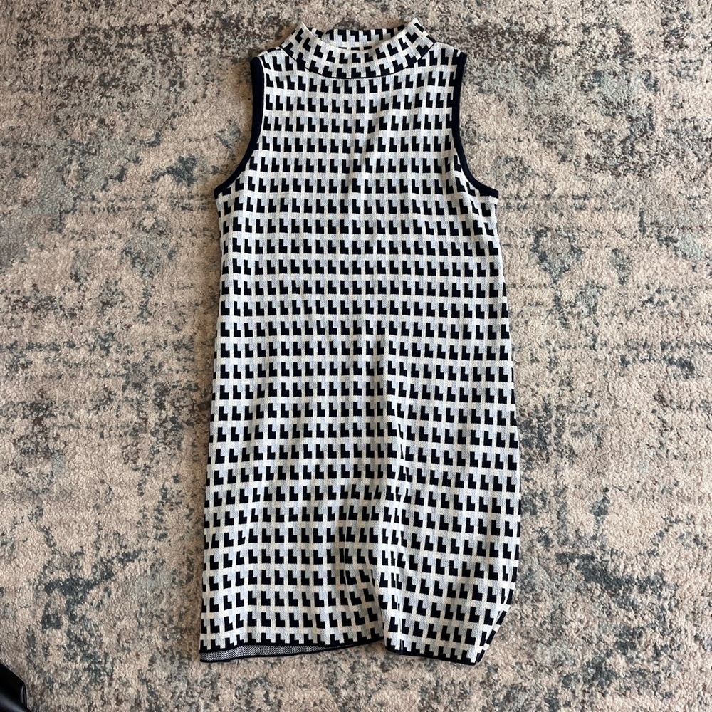 Ann Taylor Black and White Geometric Knit Dress